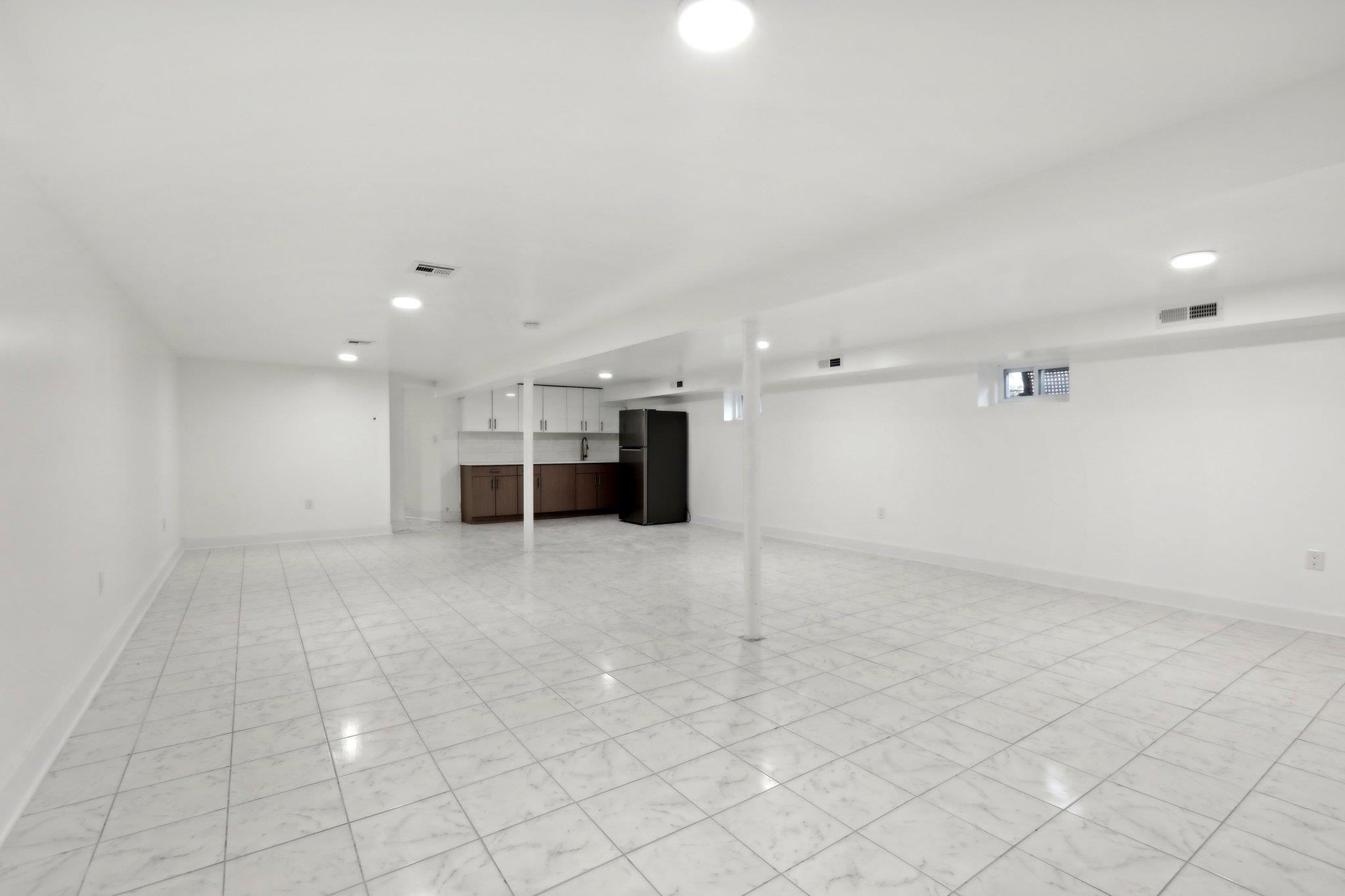 157 BOWERS ST Unit: 1
