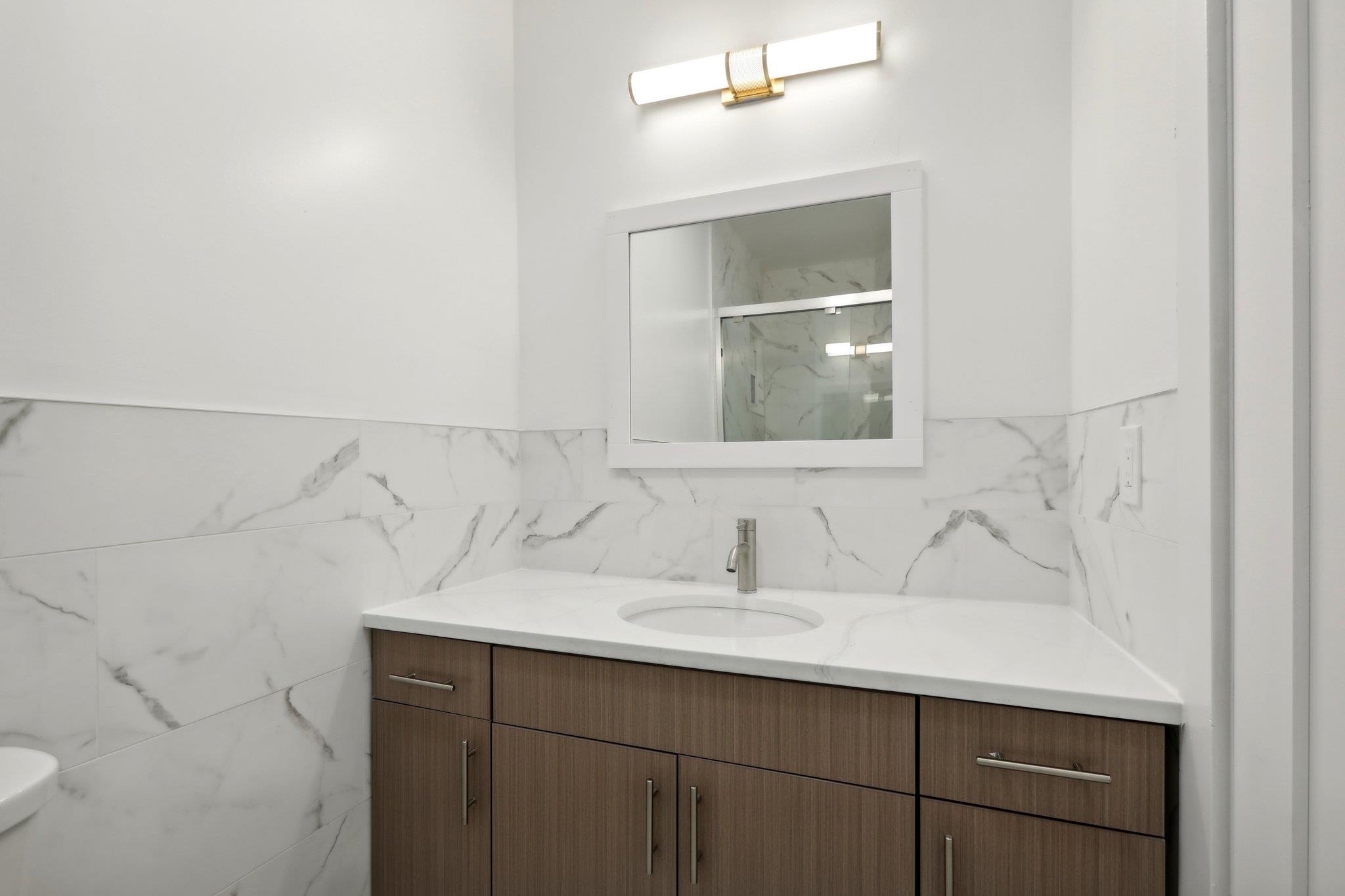 157 BOWERS ST Unit: 1