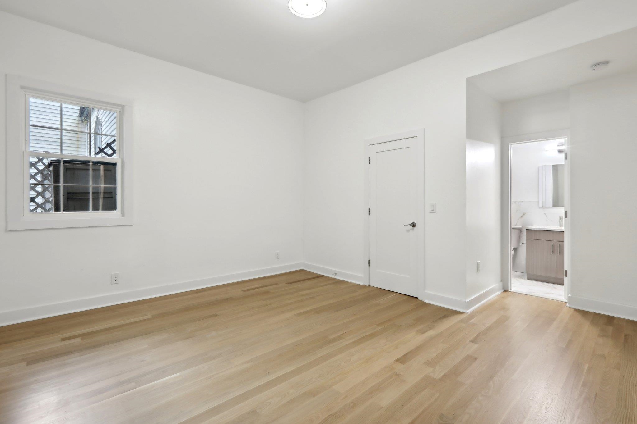 157 BOWERS ST Unit: 1
