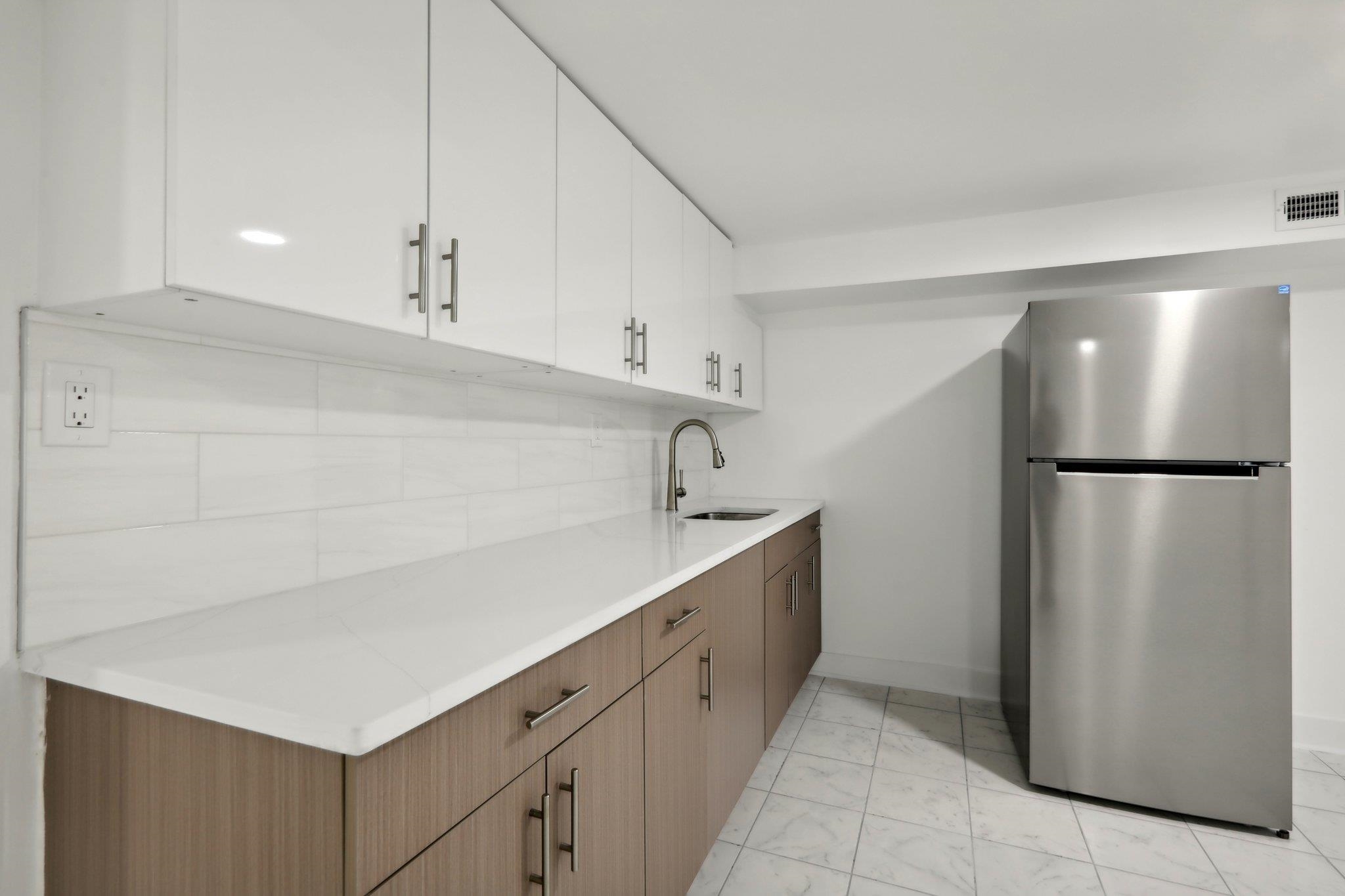 157 BOWERS ST Unit: 1
