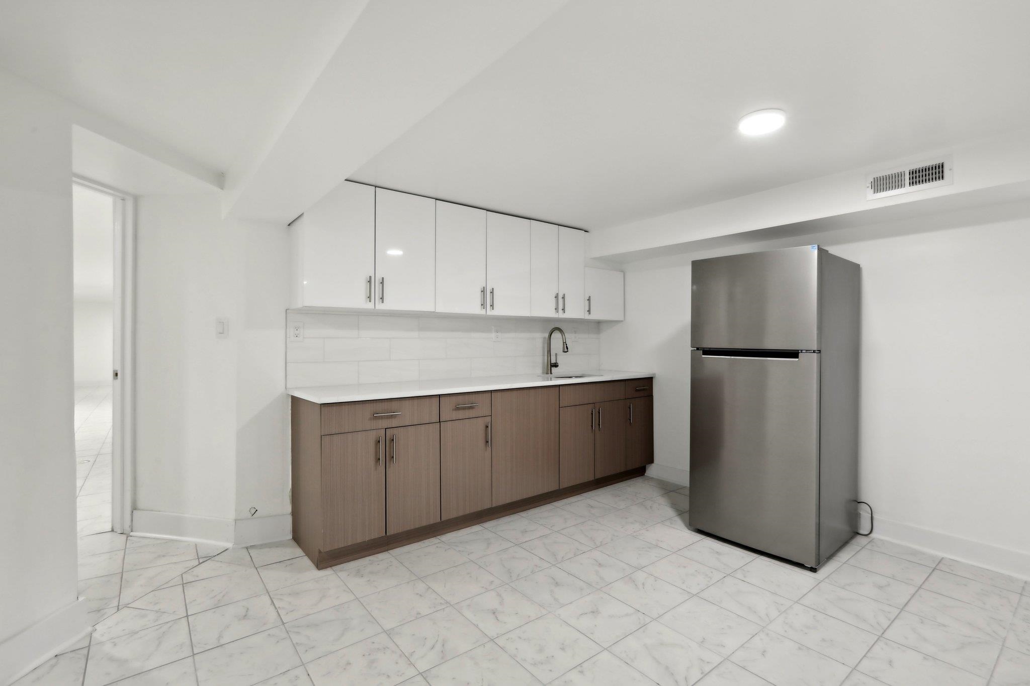 157 BOWERS ST Unit: 1