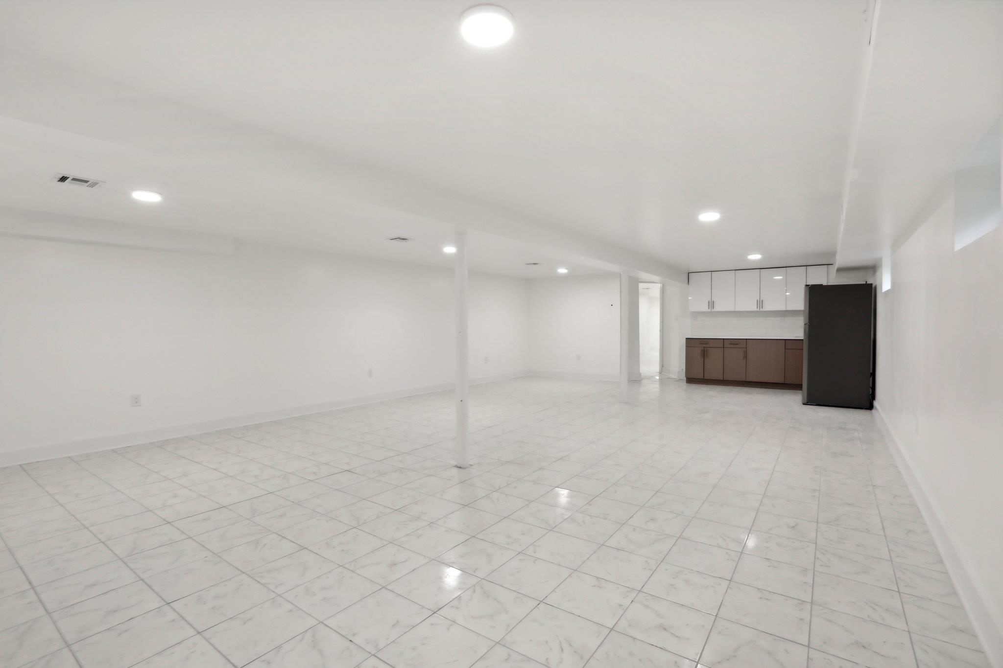 157 BOWERS ST Unit: 1