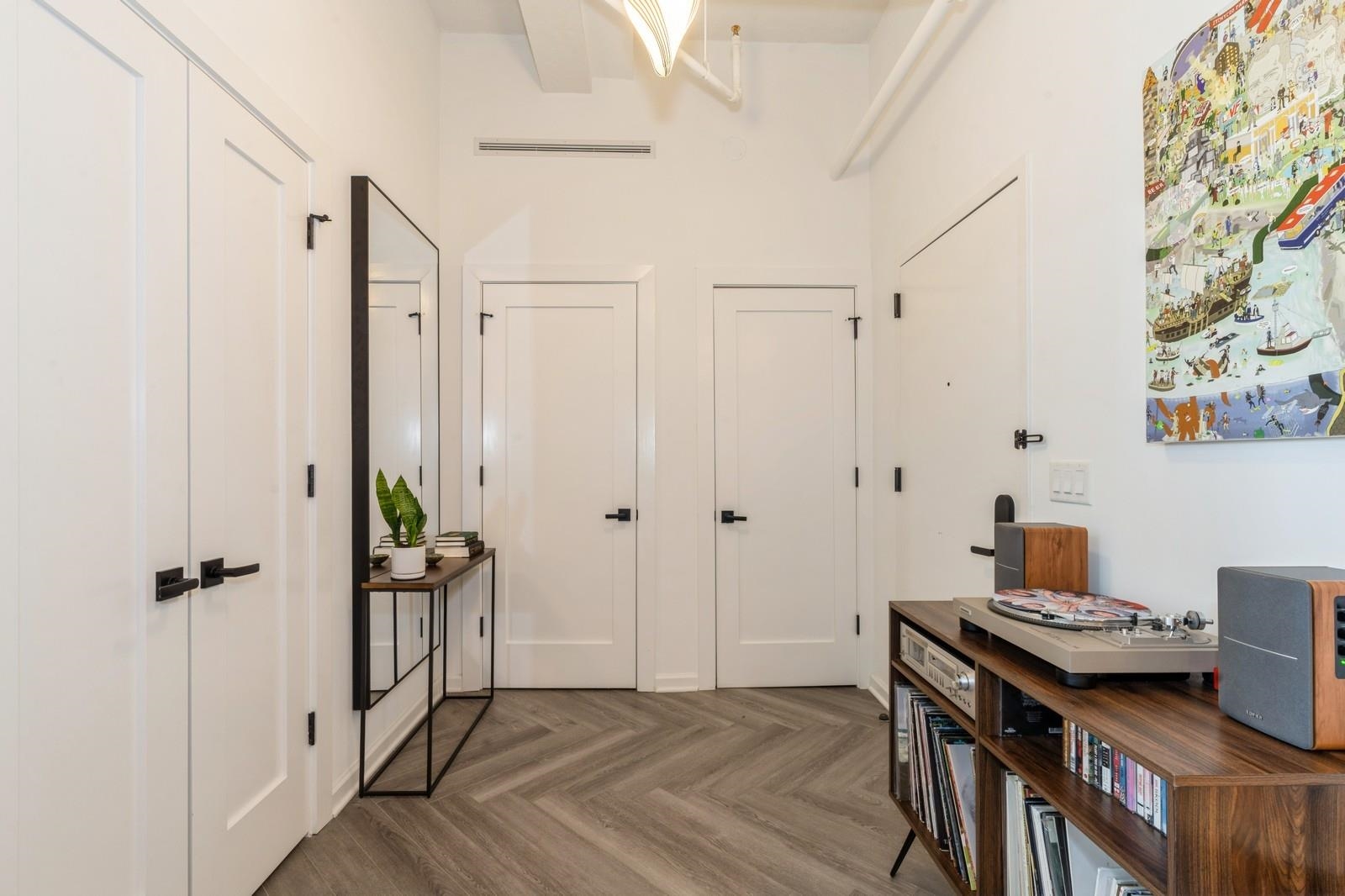 142 CHARLES ST Unit: 301