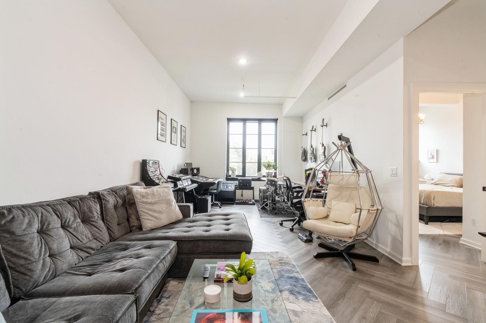 142 CHARLES ST Unit: 301