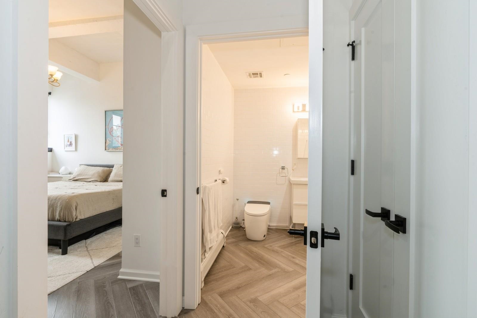 142 CHARLES ST Unit: 301