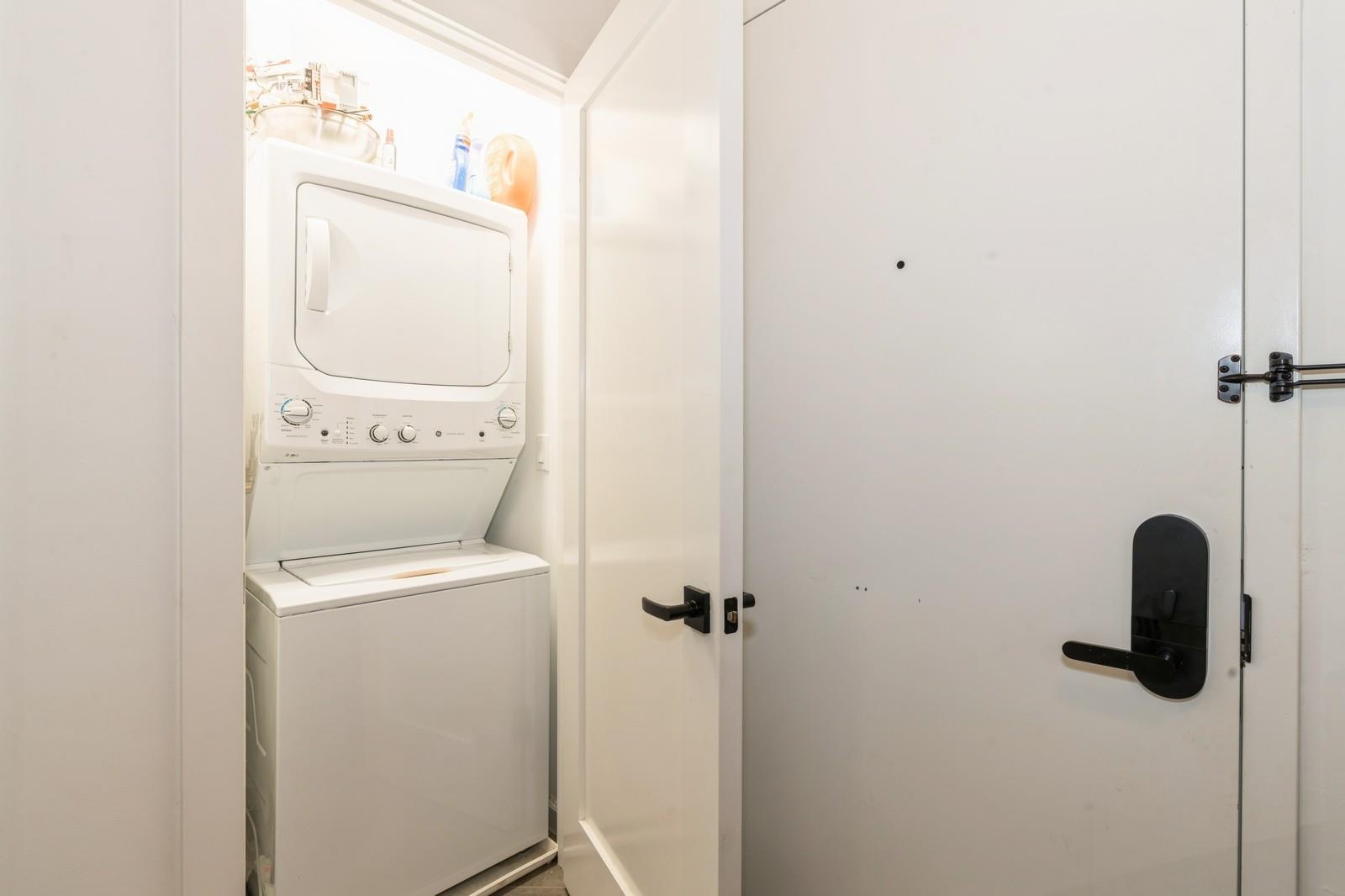 142 CHARLES ST Unit: 301