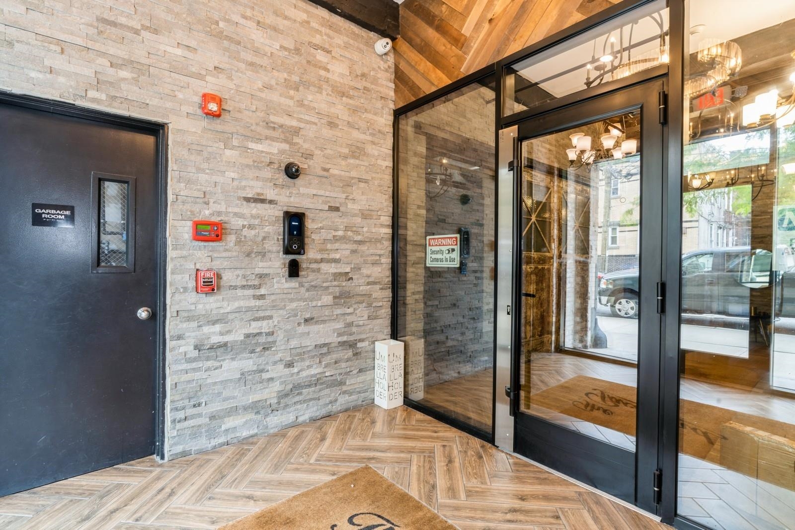 142 CHARLES ST Unit: 301