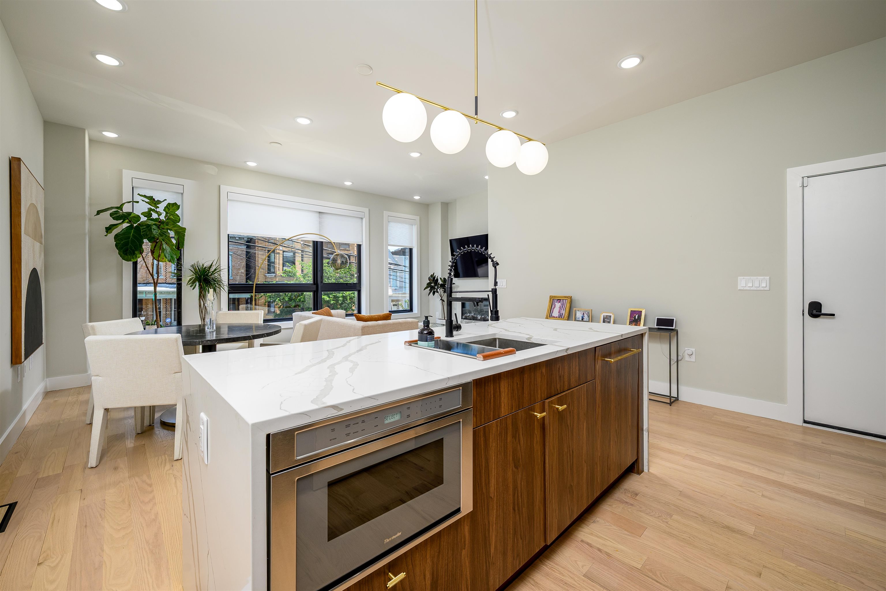 45 CHARLES ST Unit: 1