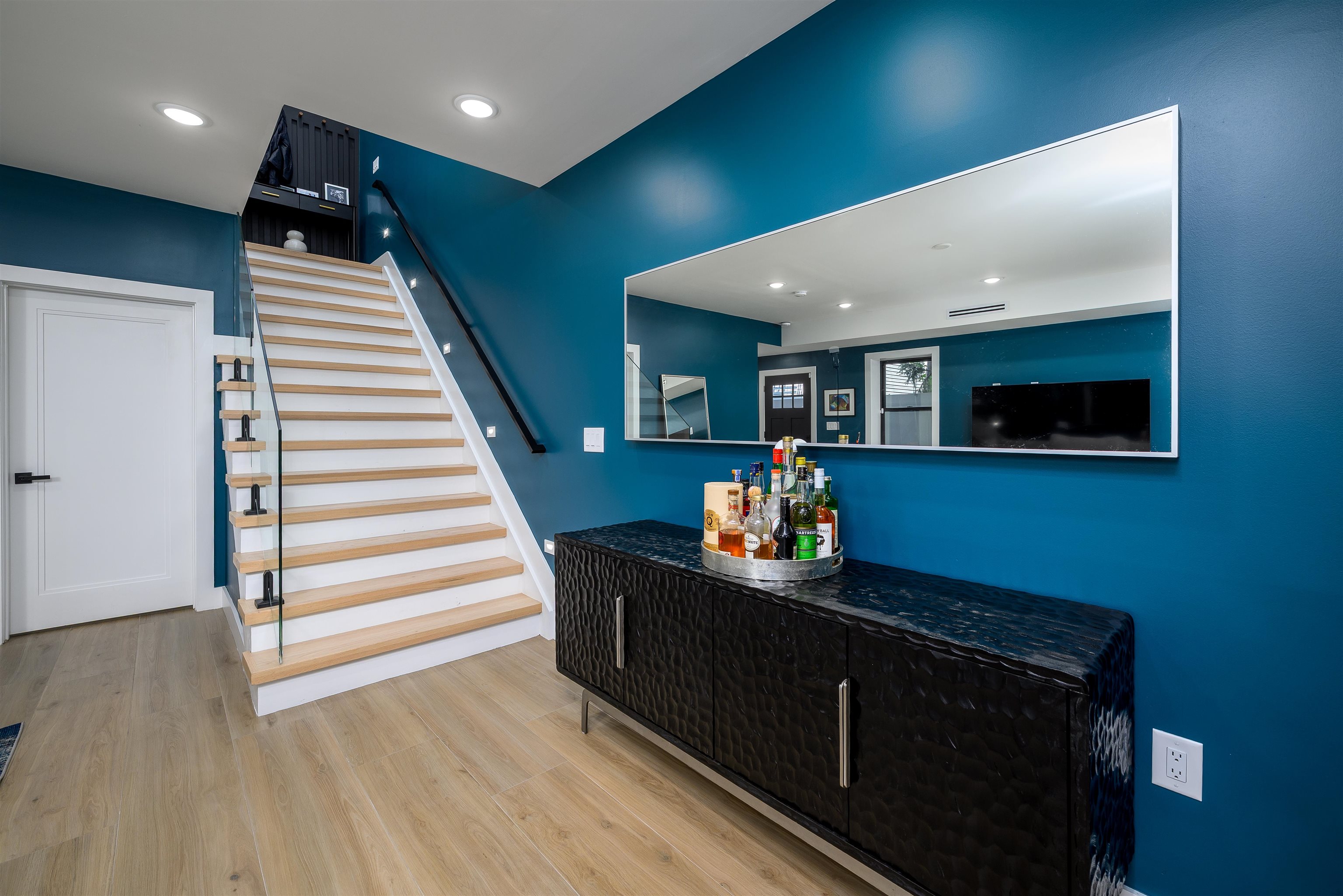45 CHARLES ST Unit: 1