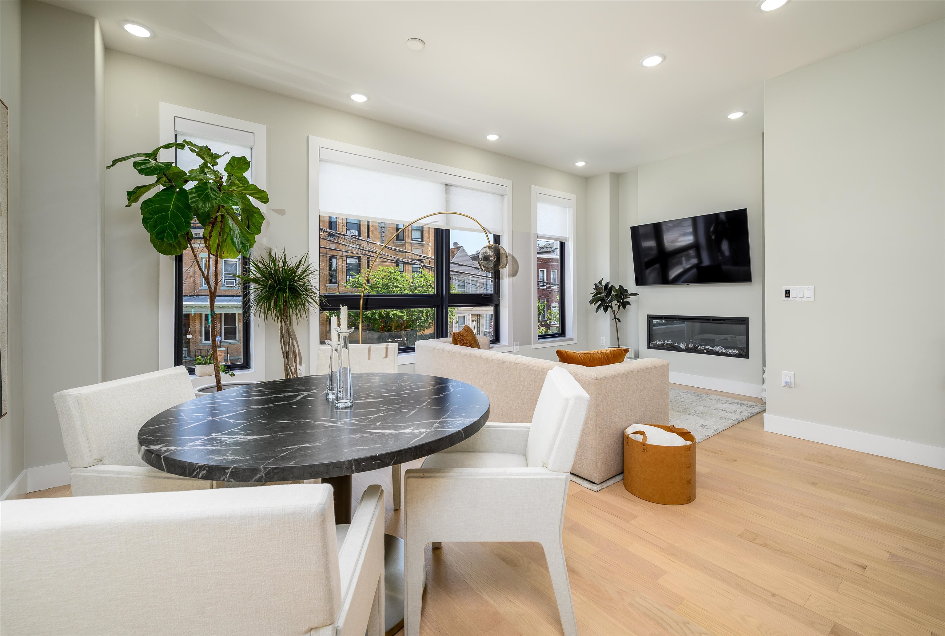 45 CHARLES ST Unit: 1