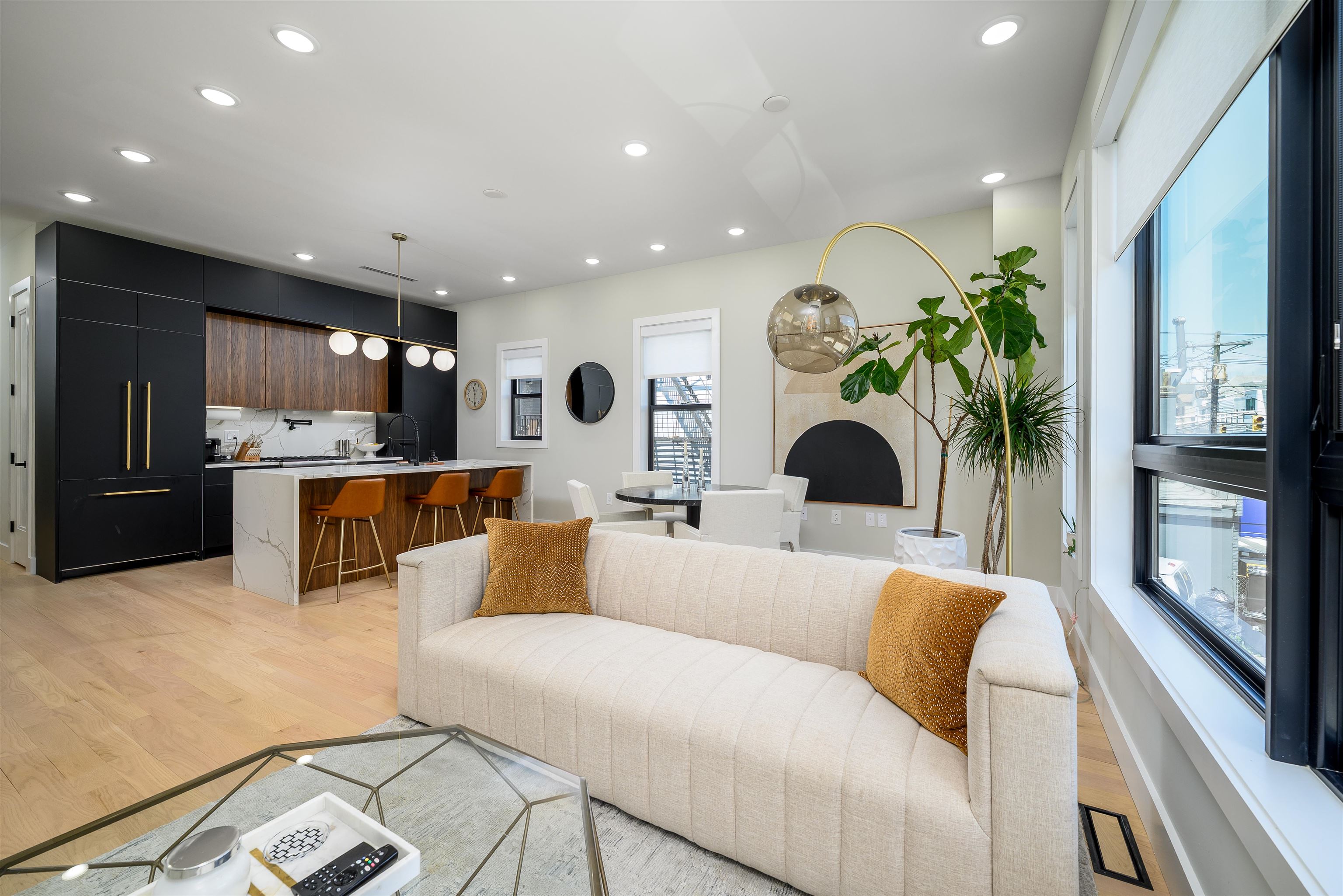45 CHARLES ST Unit: 1