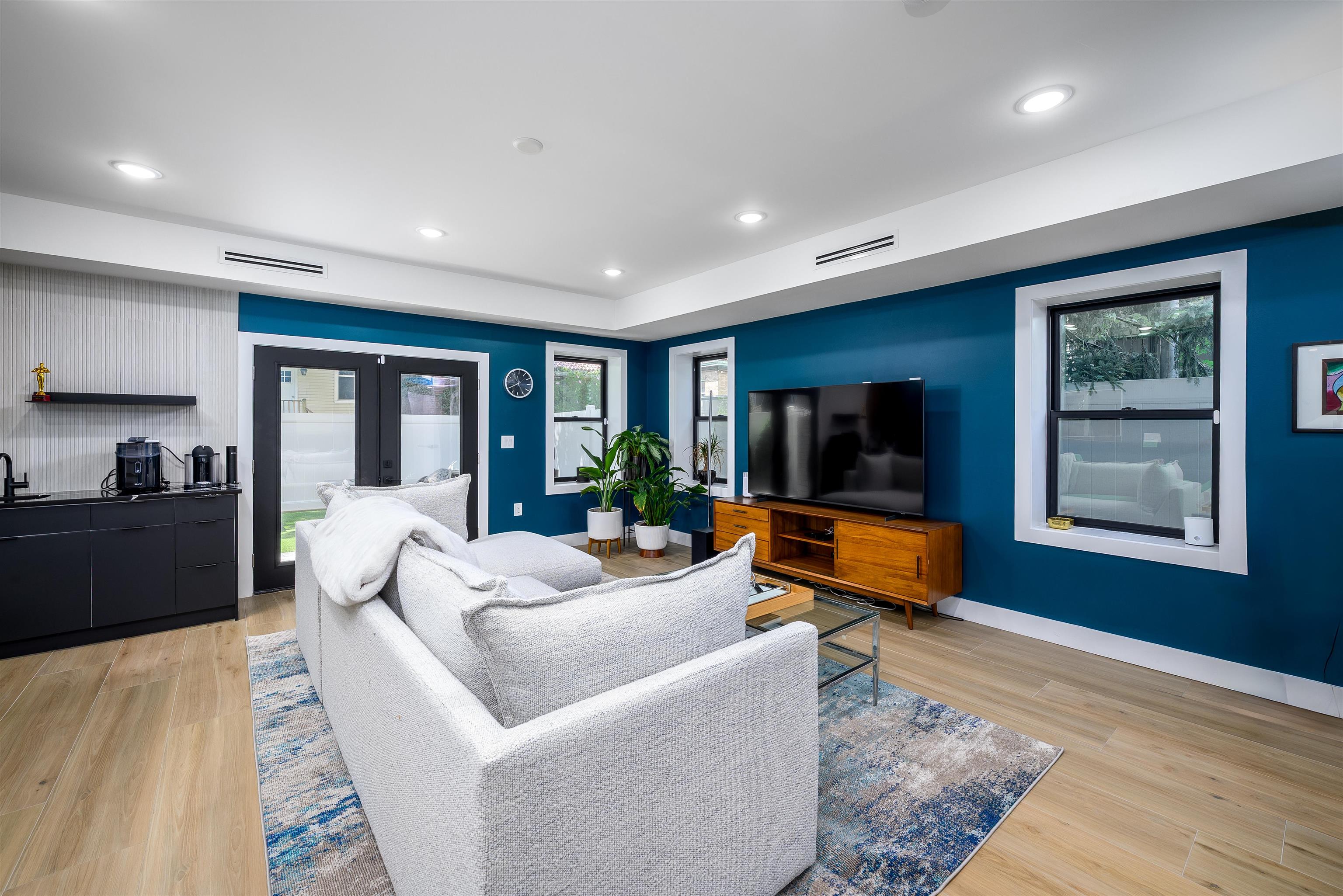 45 CHARLES ST Unit: 1