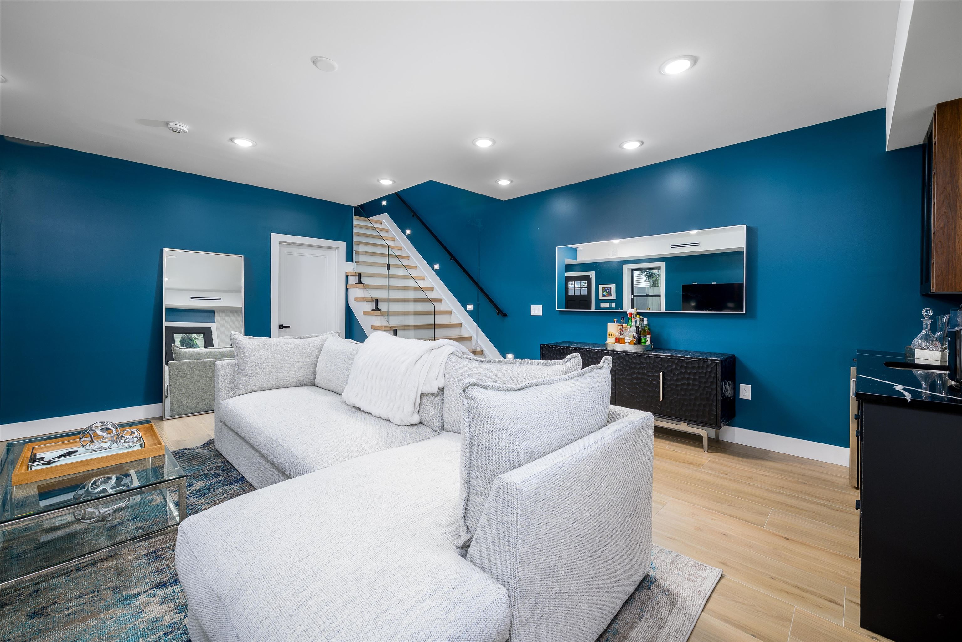 45 CHARLES ST Unit: 1