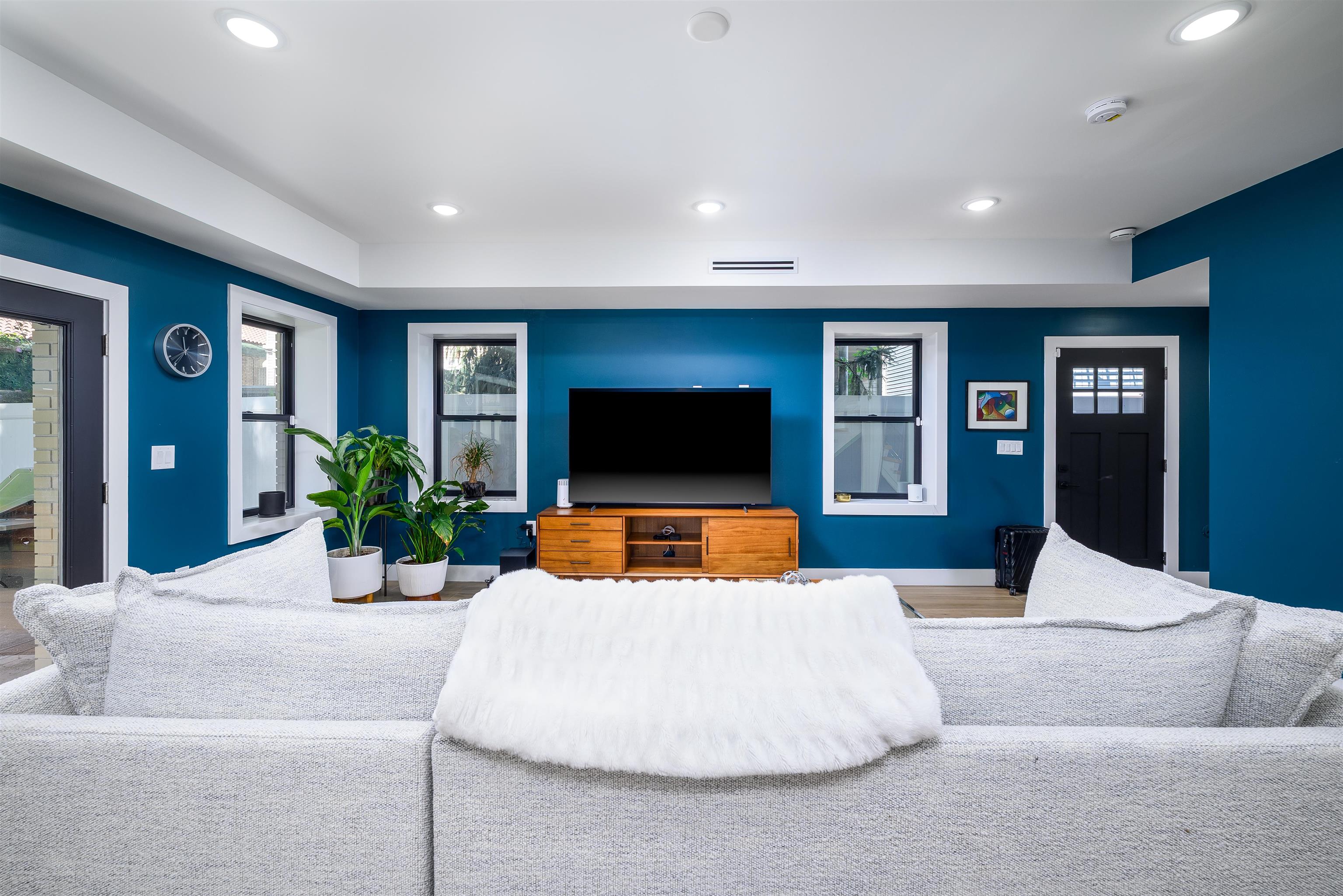 45 CHARLES ST Unit: 1