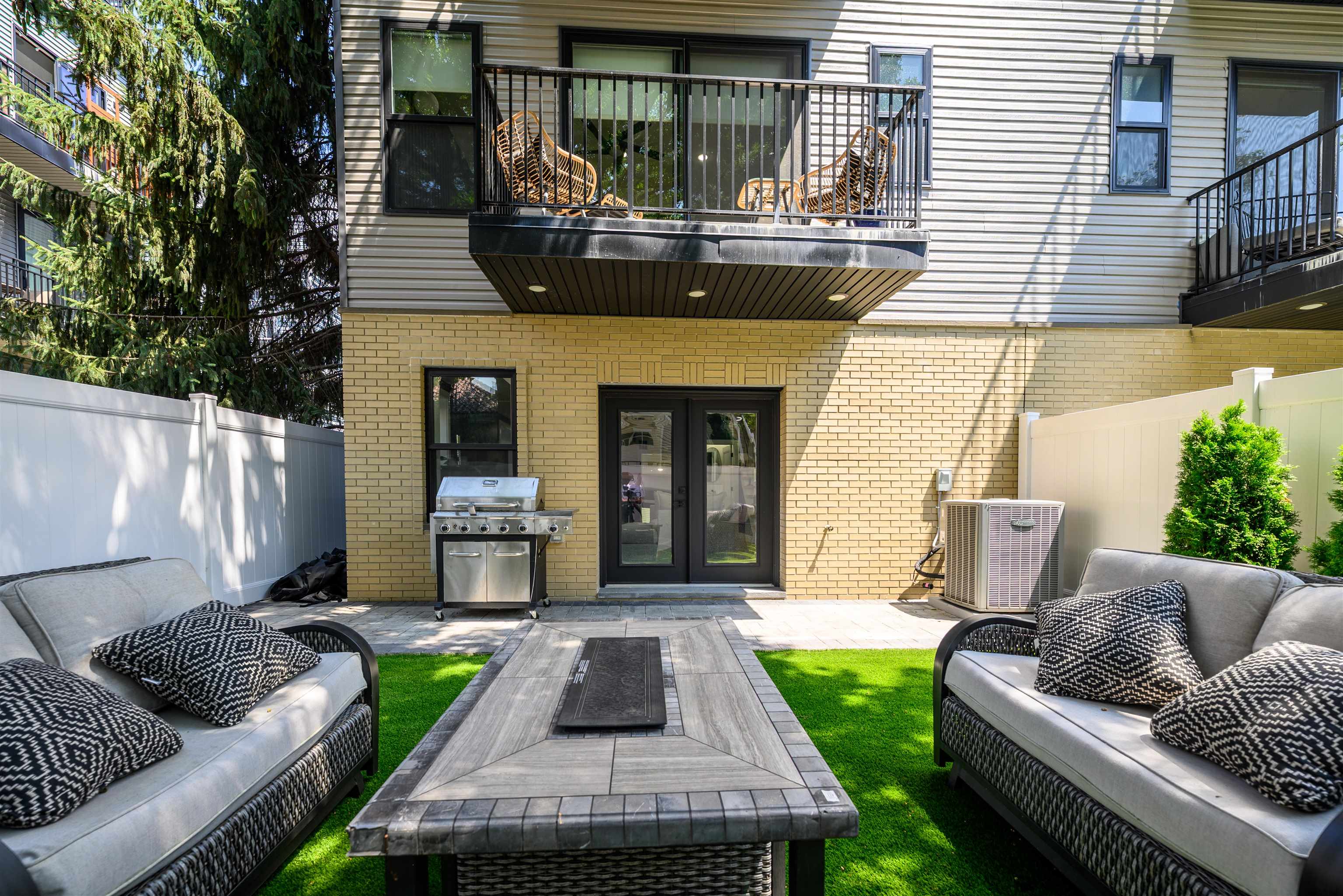 45 CHARLES ST Unit: 1