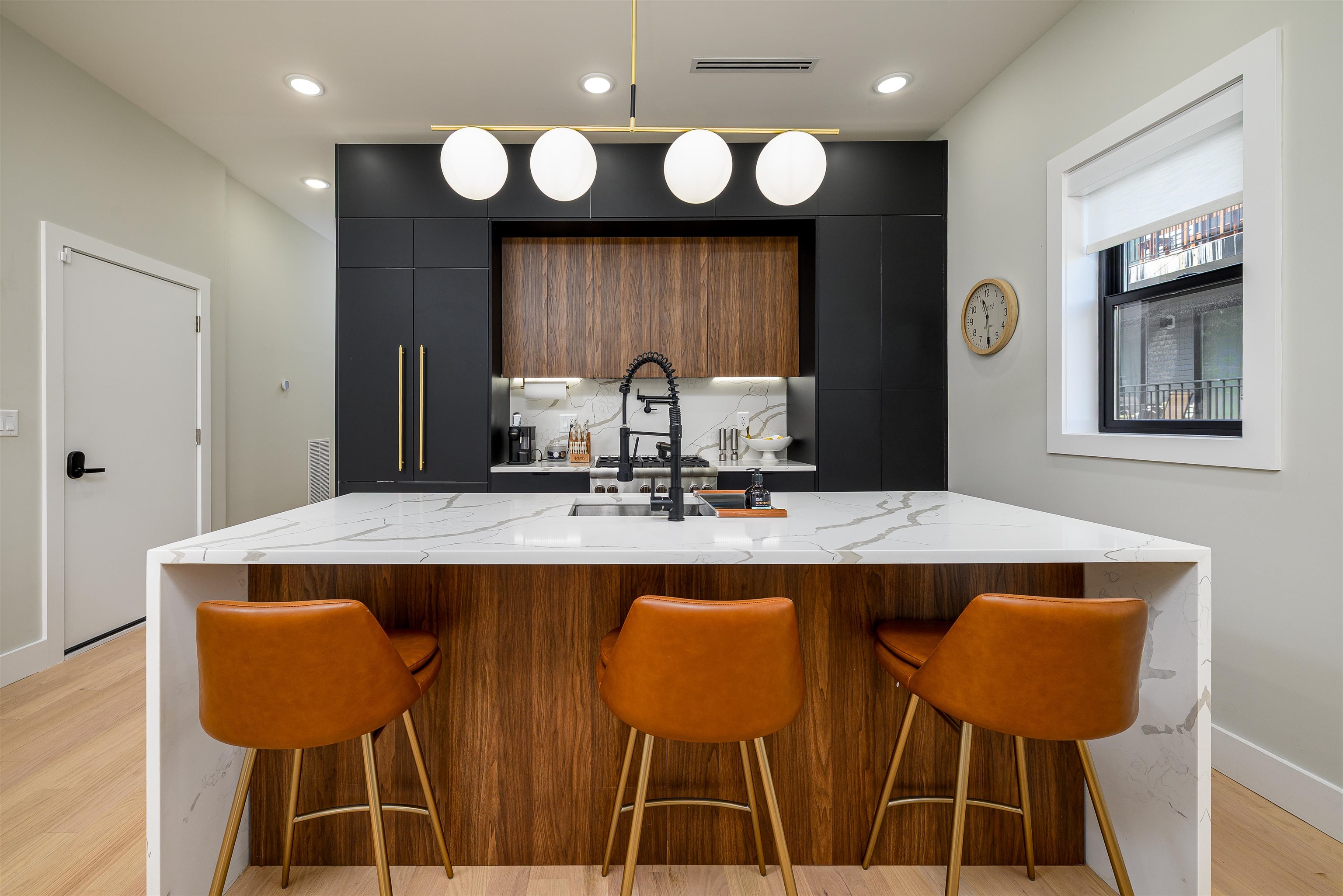 45 CHARLES ST Unit: 1