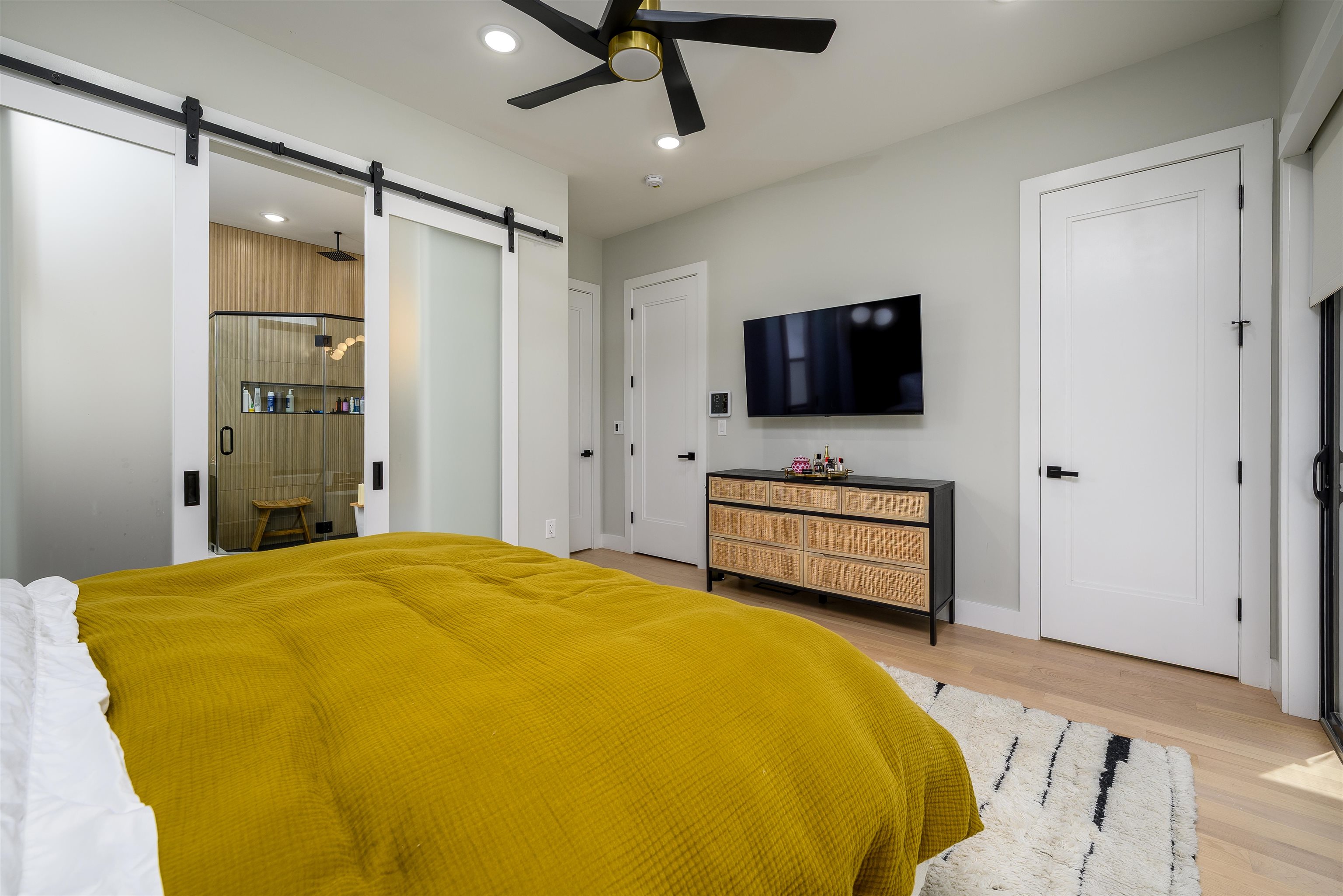 45 CHARLES ST Unit: 1