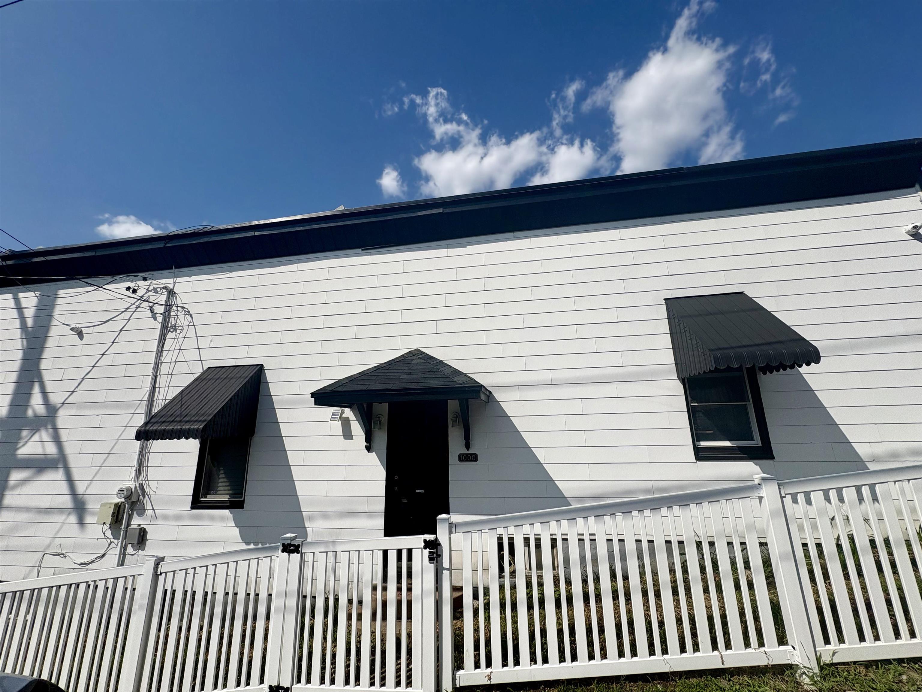1000 COLUMBIA AVE
