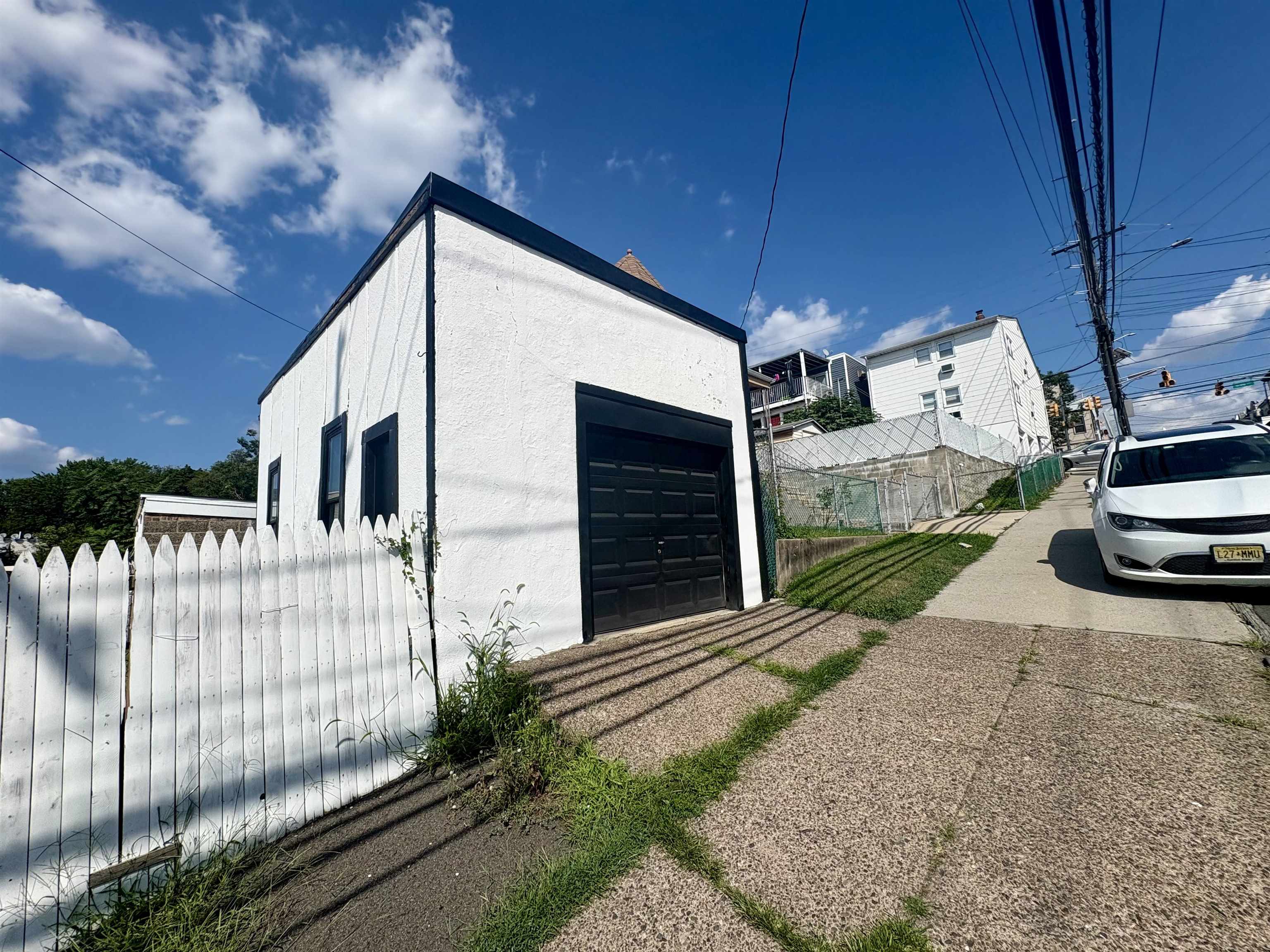 1000 COLUMBIA AVE