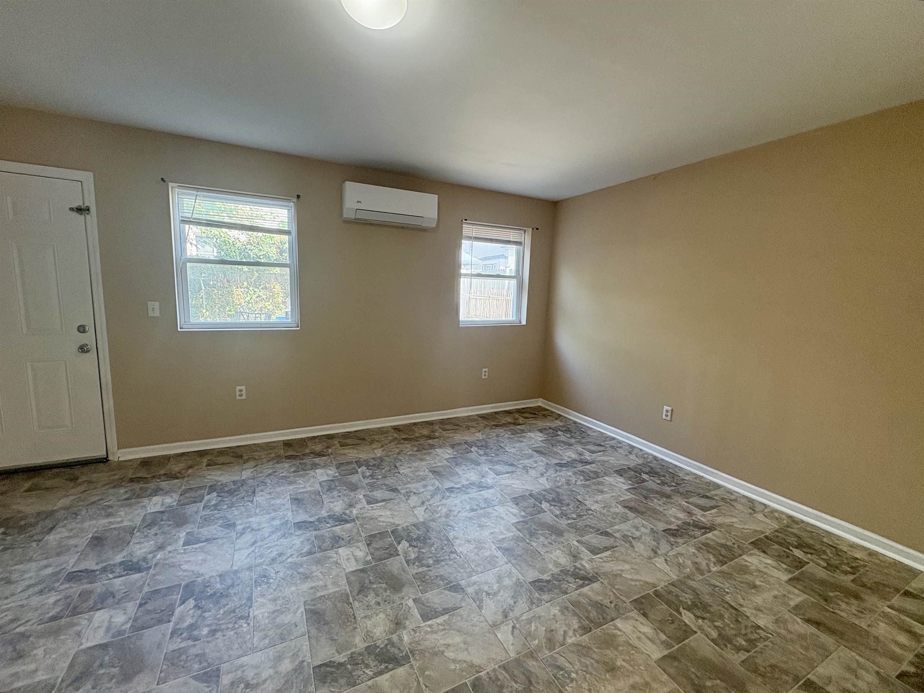 42 SEAVIEW AVE Unit: 1