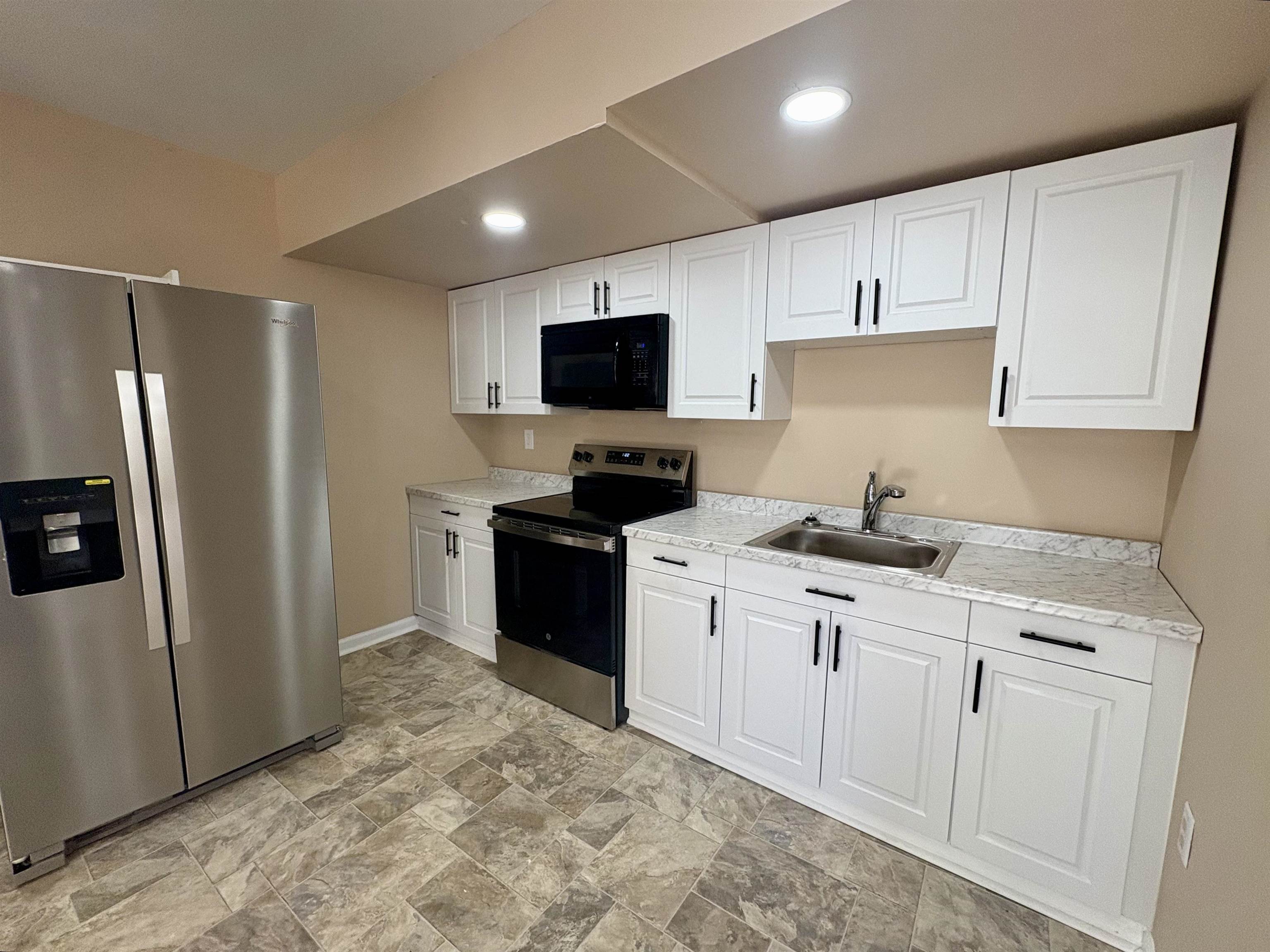 42 SEAVIEW AVE Unit: 1