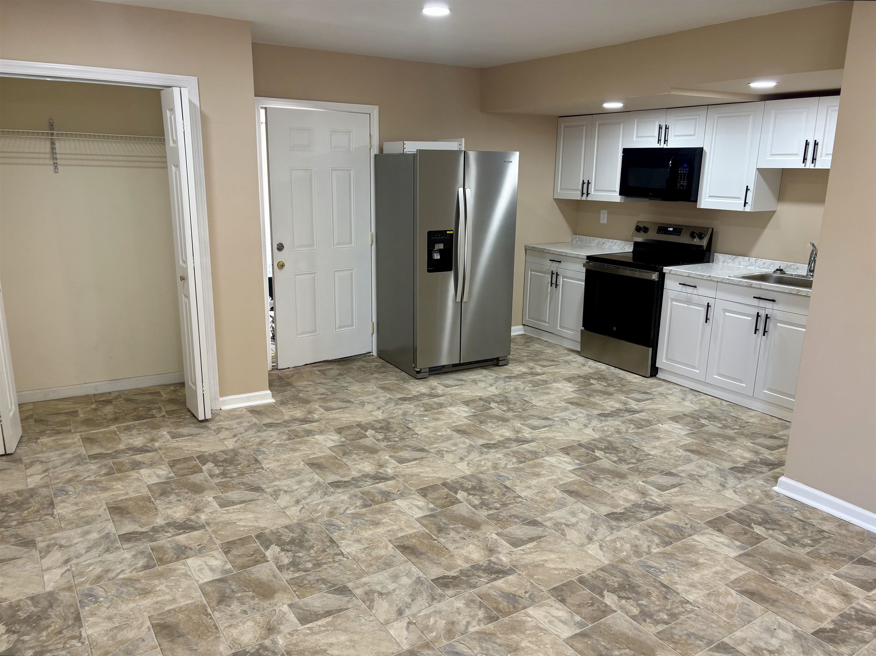 42 SEAVIEW AVE Unit: 1