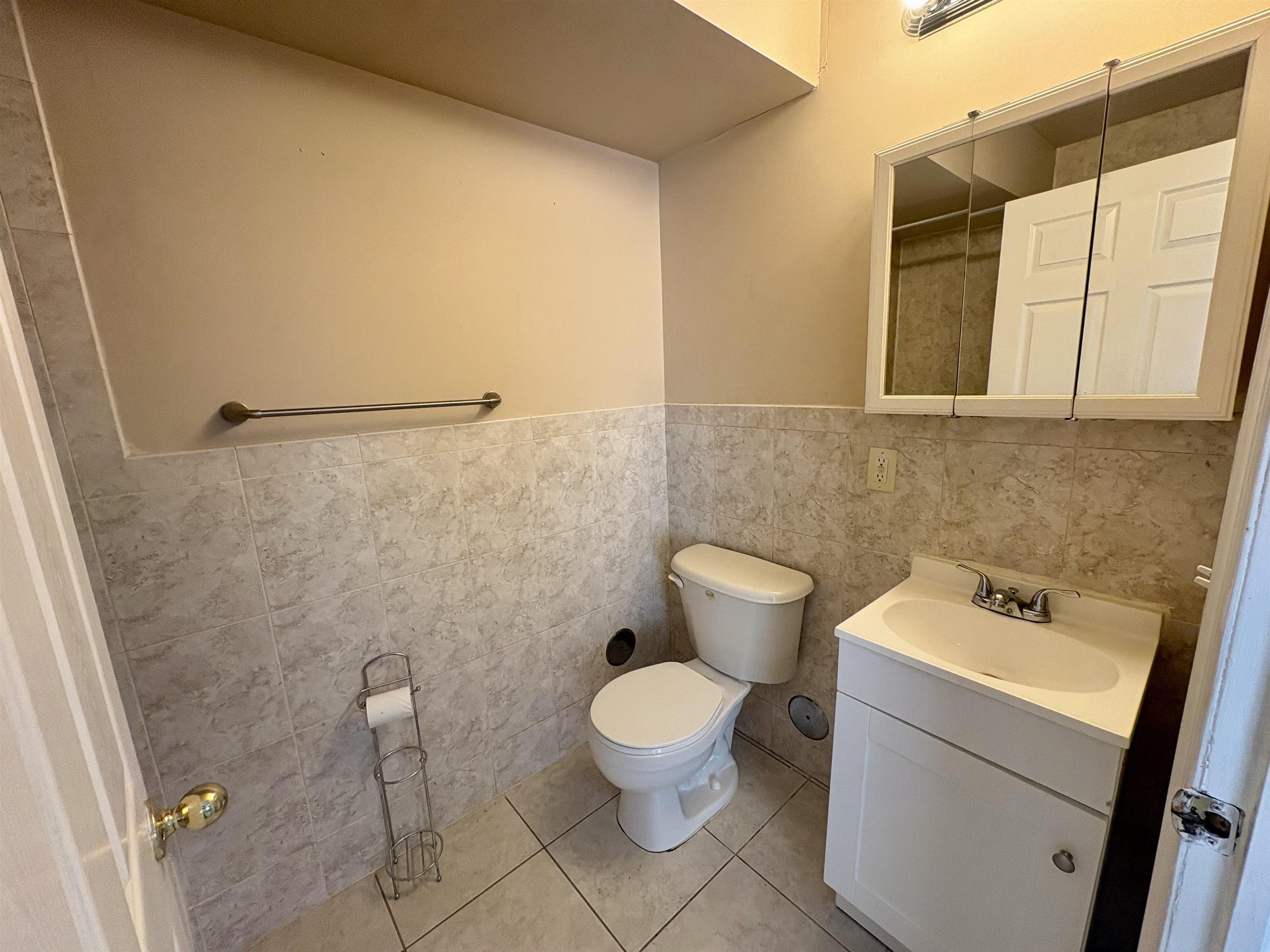42 SEAVIEW AVE Unit: 1