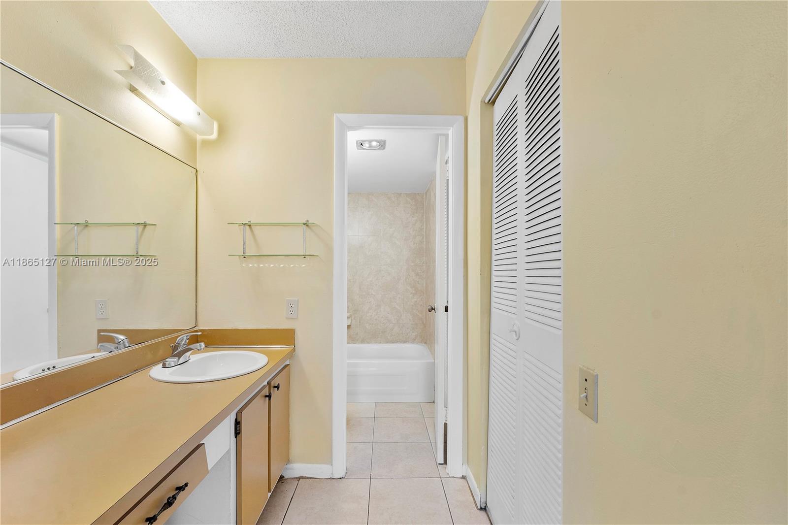 9091 Lime Bay Blvd # 110