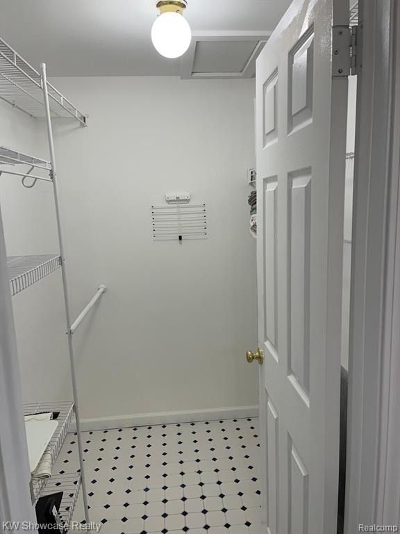 7011 Clampton