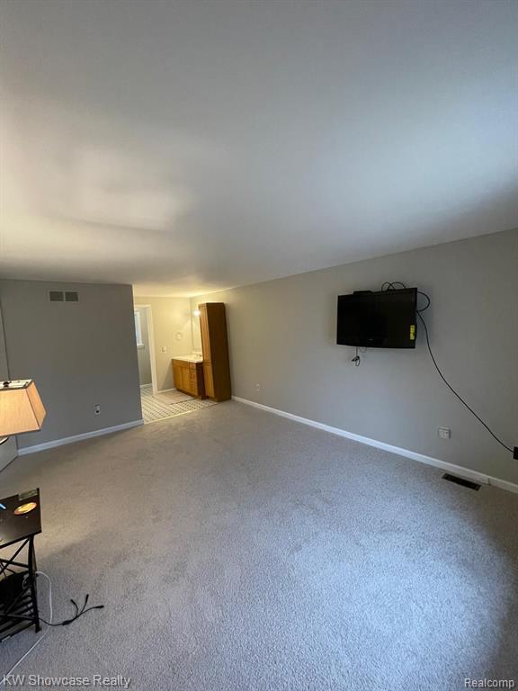 7011 Clampton
