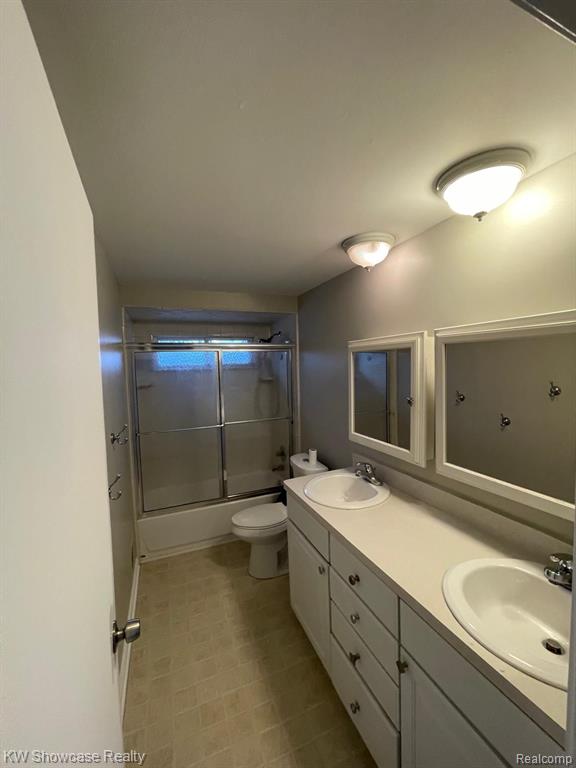 7011 Clampton