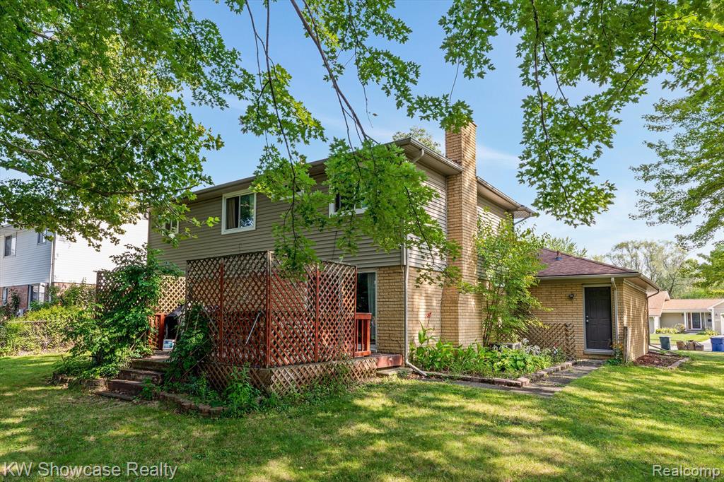 7011 Clampton