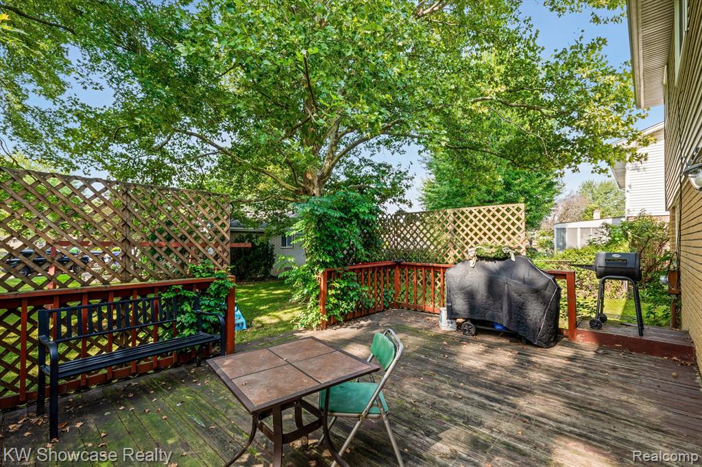 7011 Clampton