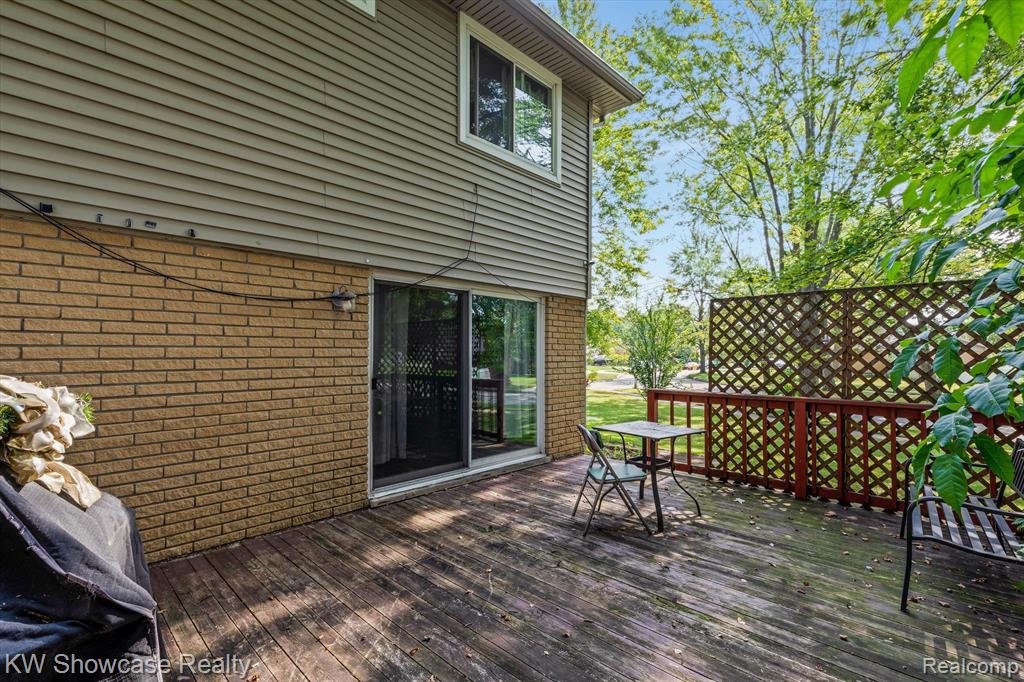 7011 Clampton