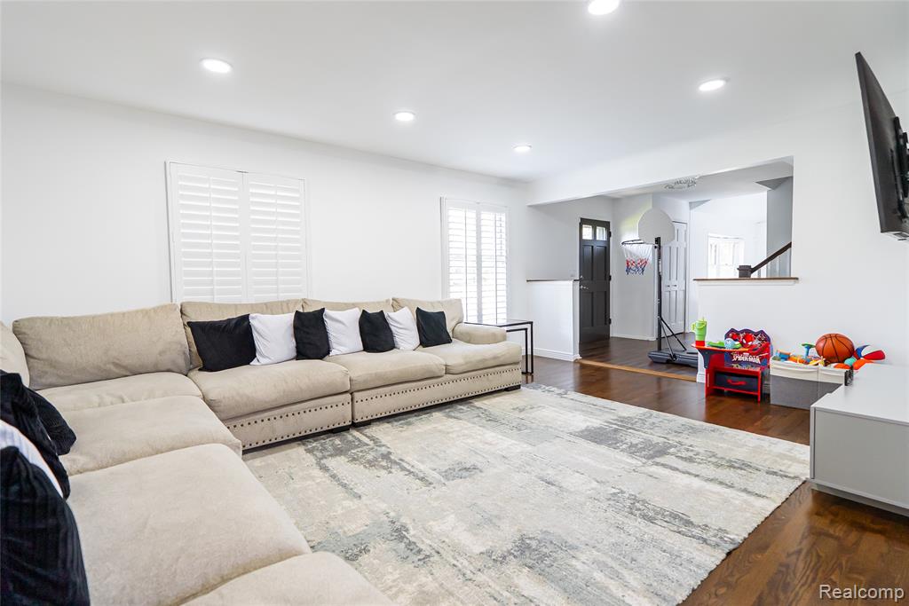 42331 Beacontree Court