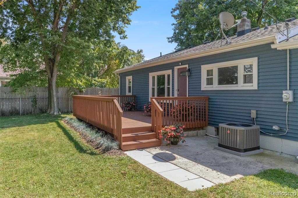 25736 E Huron River Drive