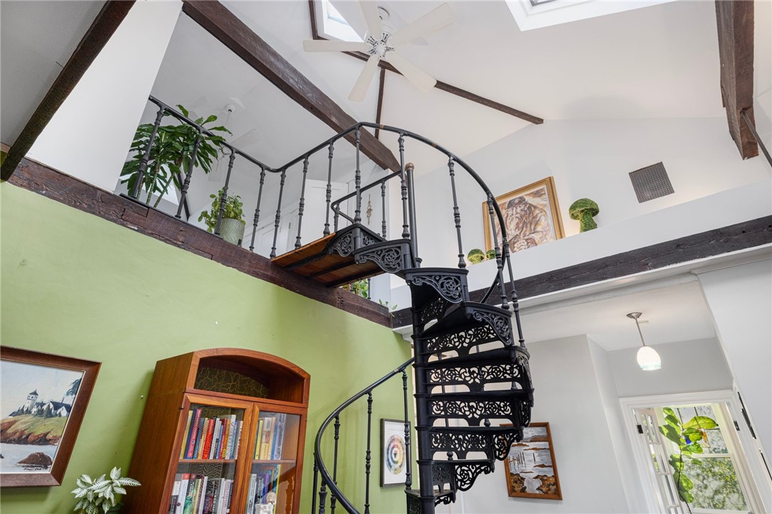 22 Marion Avenue S