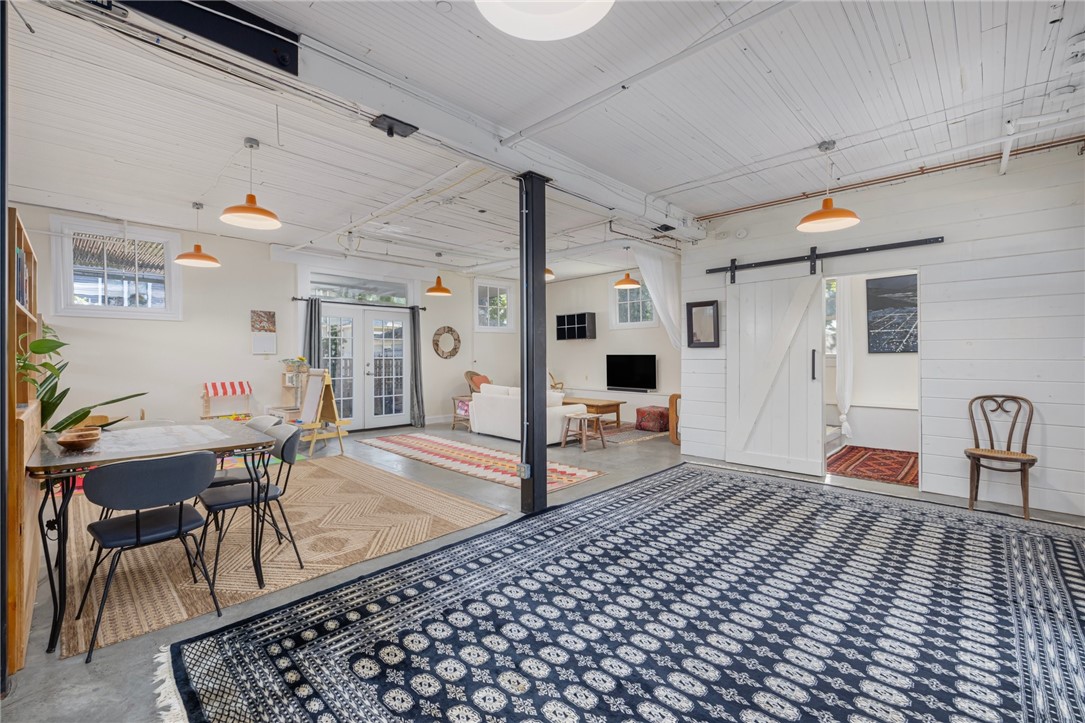 22 Marion Avenue S