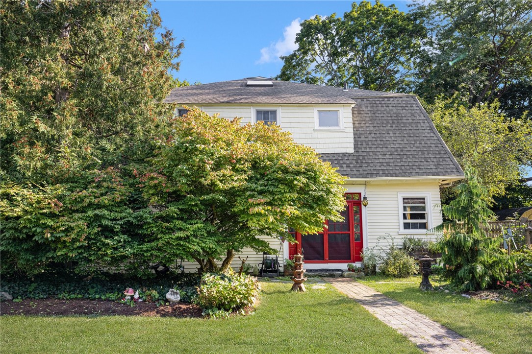 22 Marion Avenue S