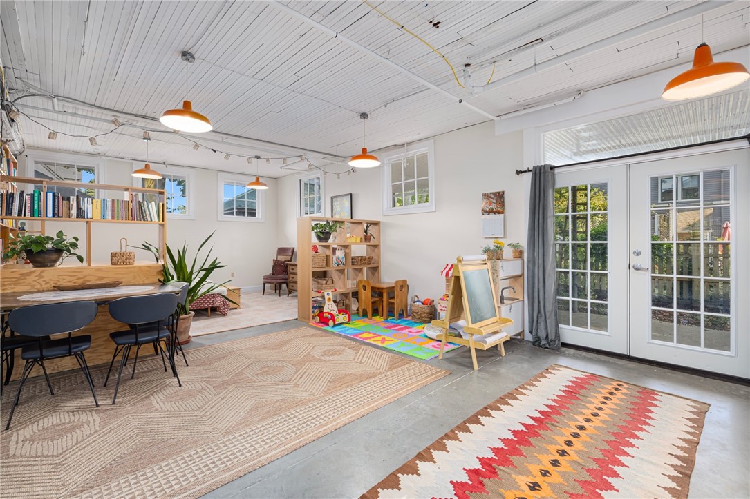 22 Marion Avenue S