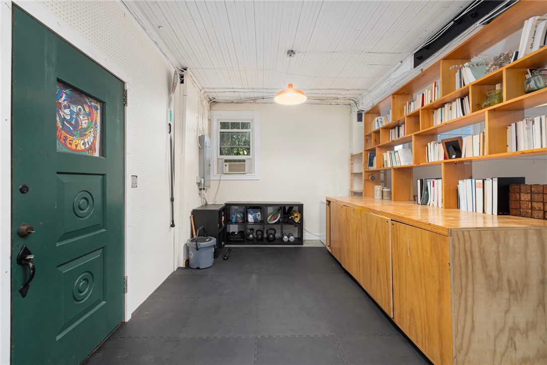 22 Marion Avenue S
