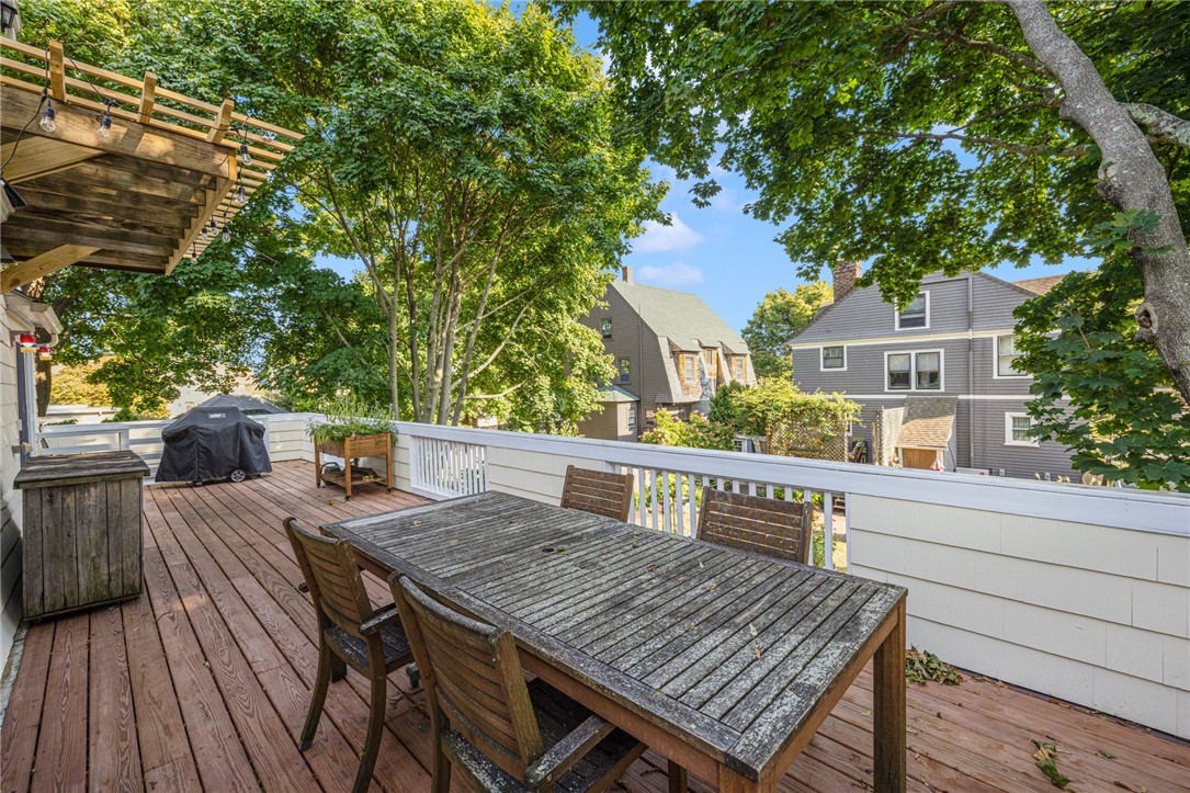 22 Marion Avenue S