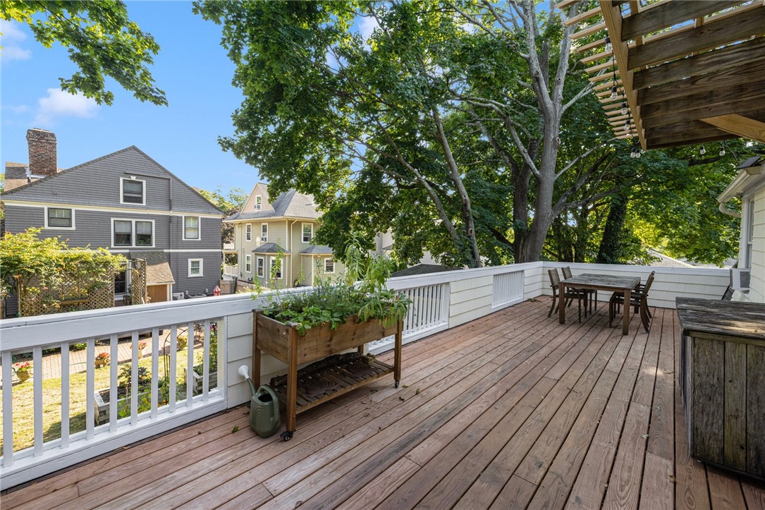 22 Marion Avenue S