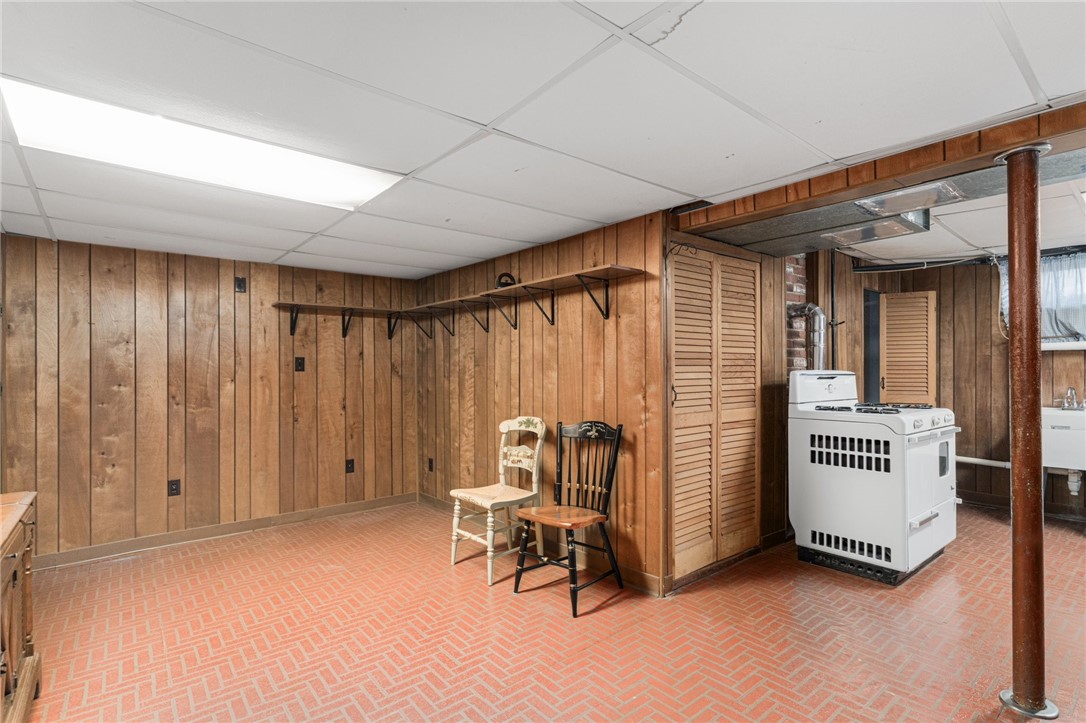 1975 Mineral Spring Avenue