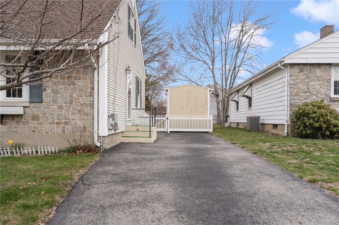 1975 Mineral Spring Avenue