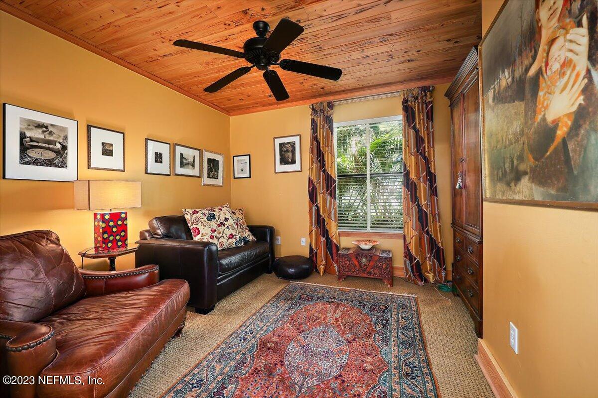 2009 PALMETTO POINT DR