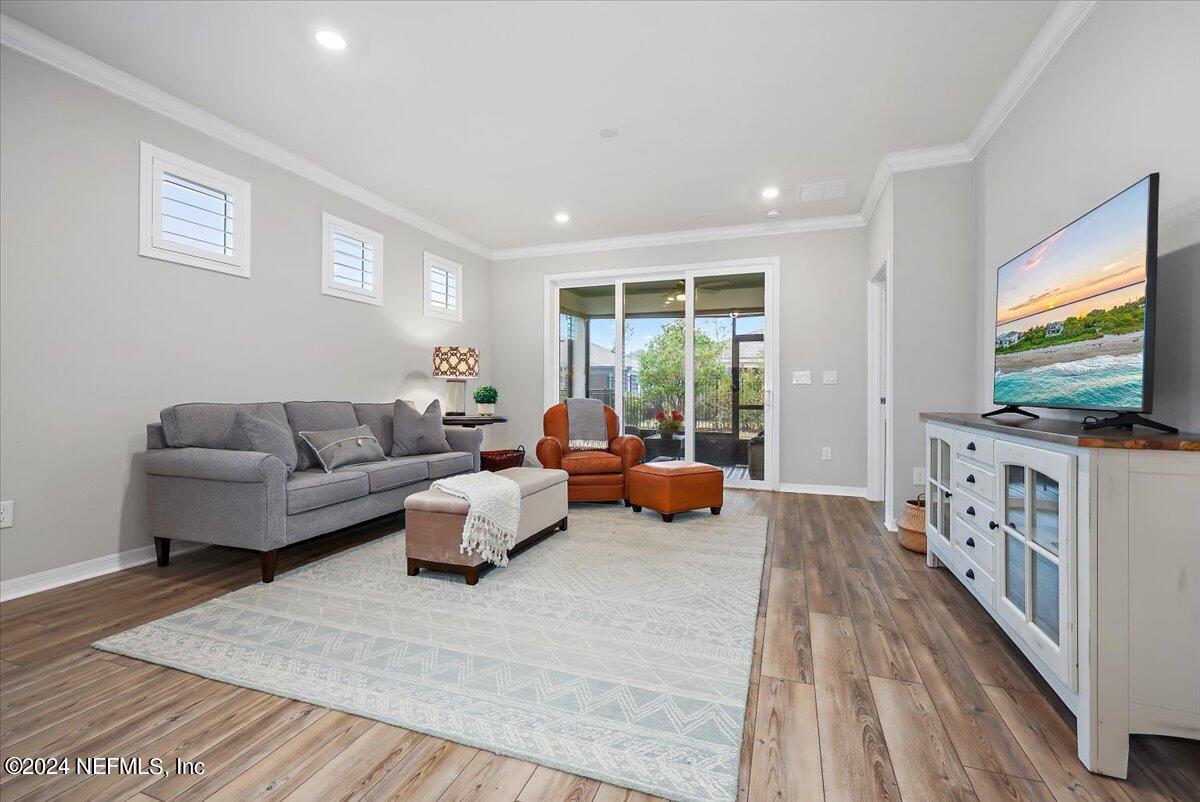 106 YELLOW IRIS Court