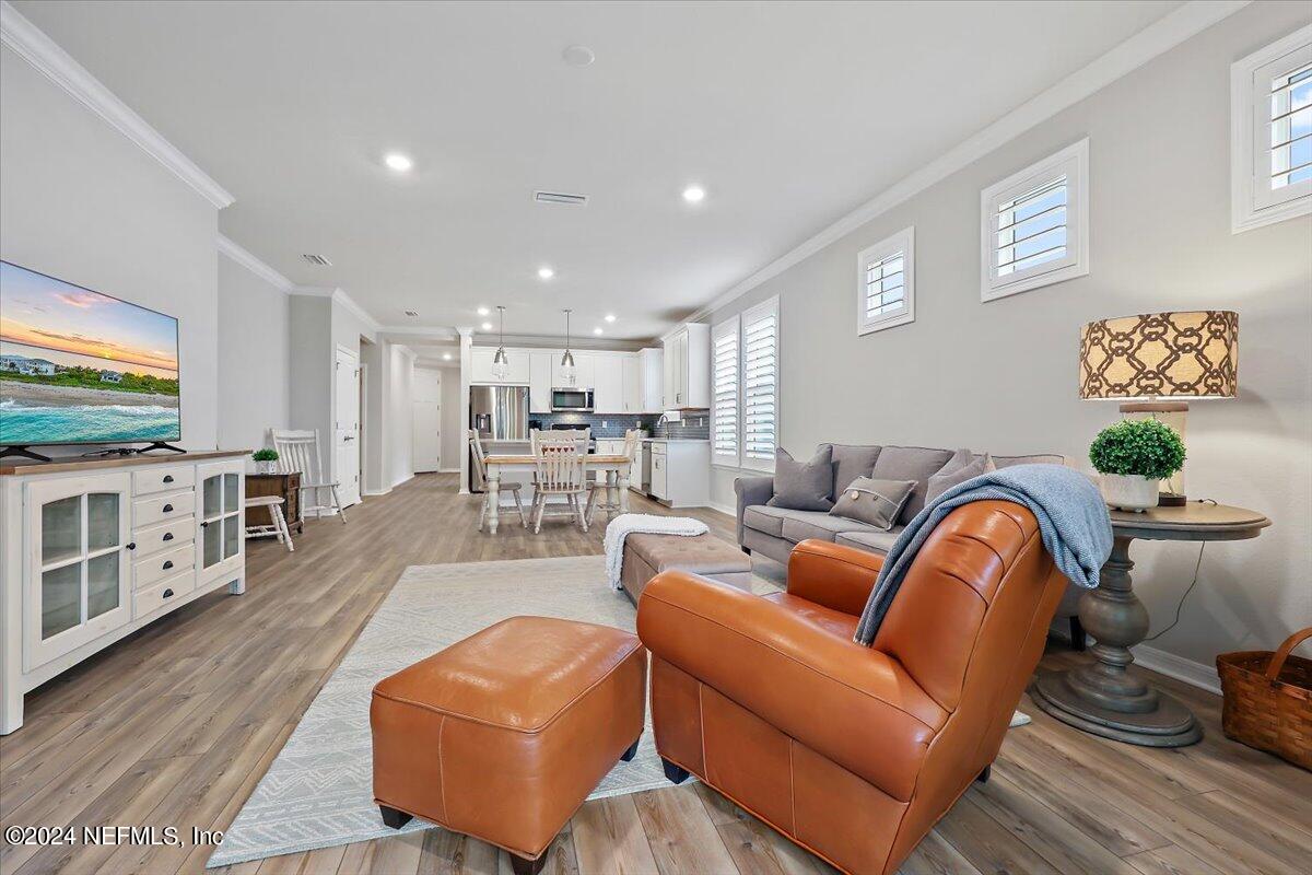 106 YELLOW IRIS Court