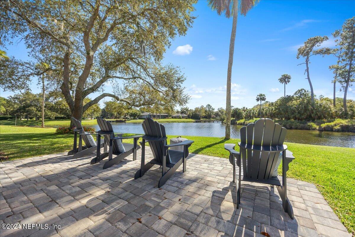 313 WATER'S EDGE Drive S