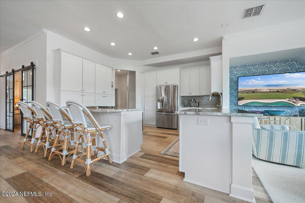 313 WATER'S EDGE Drive S
